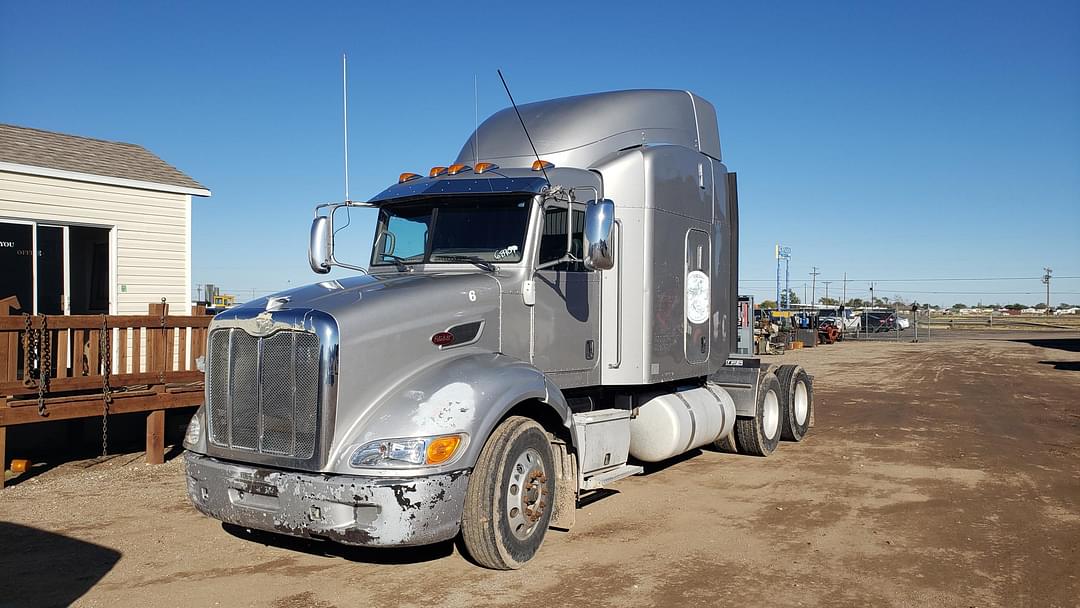 Image of Peterbilt 384 Primary image