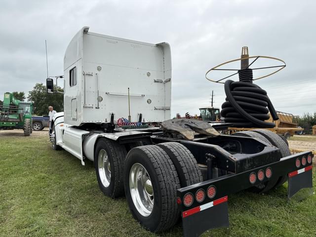 Image of Peterbilt 386 equipment image 3