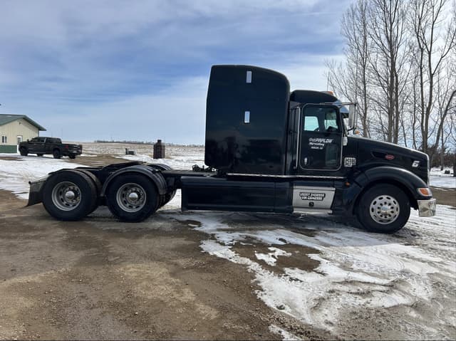 Image of Peterbilt 386 equipment image 3