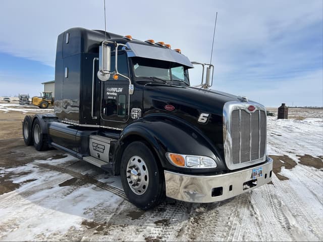 Image of Peterbilt 386 equipment image 2