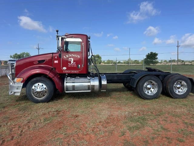 Image of Peterbilt 386 equipment image 1
