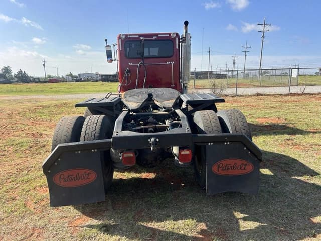 Image of Peterbilt 386 equipment image 3