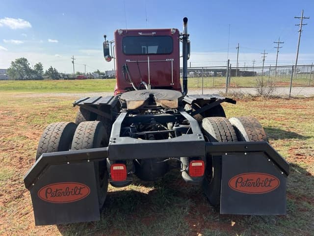 Image of Peterbilt 386 equipment image 3