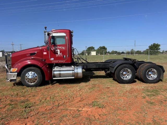 Image of Peterbilt 386 equipment image 1
