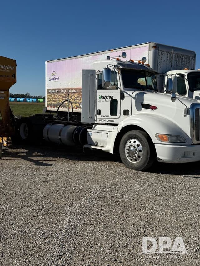 Image of Peterbilt 386 equipment image 1