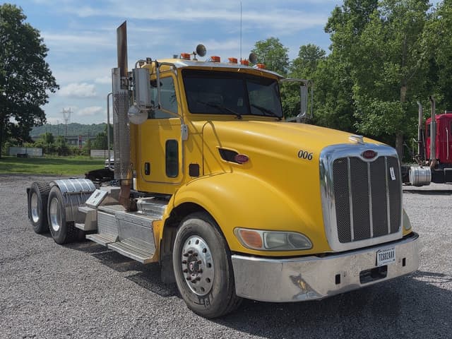 Image of Peterbilt 386 equipment image 2