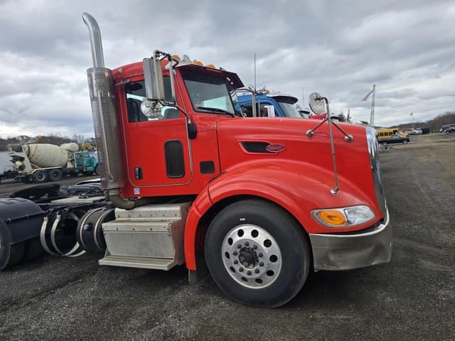 Image of Peterbilt 386 equipment image 3