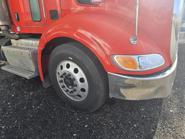 Image of Peterbilt 386 equipment image 4
