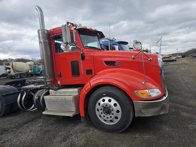 Image of Peterbilt 386 equipment image 3