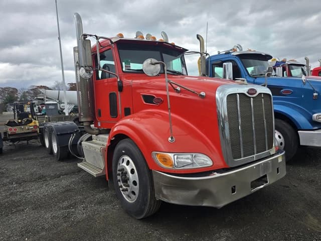 Image of Peterbilt 386 equipment image 2