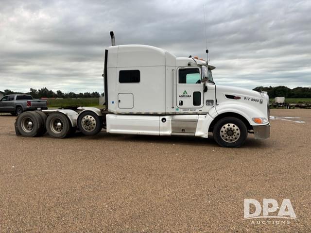 Image of Peterbilt 386 equipment image 2