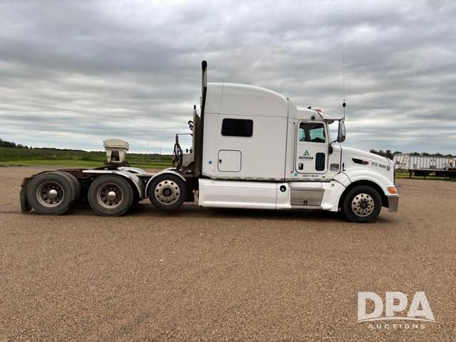 Image of Peterbilt 386 equipment image 4
