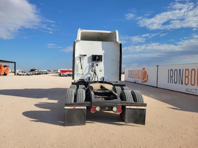 Image of Peterbilt 386 equipment image 3