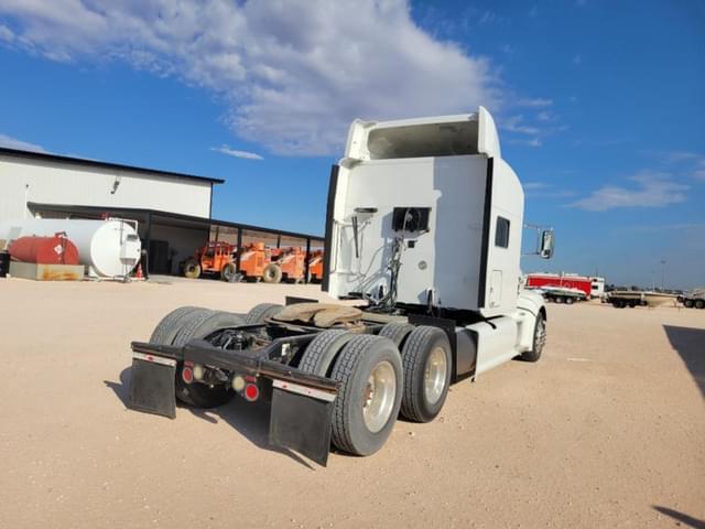 Image of Peterbilt 386 equipment image 4