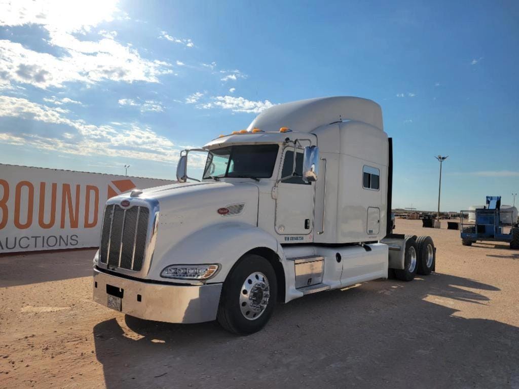 2012 Peterbilt 386 Equipment Image0