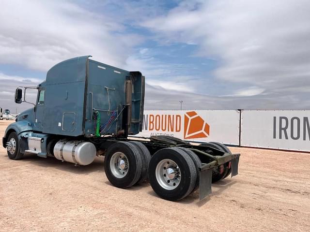 Image of Peterbilt 386 equipment image 2