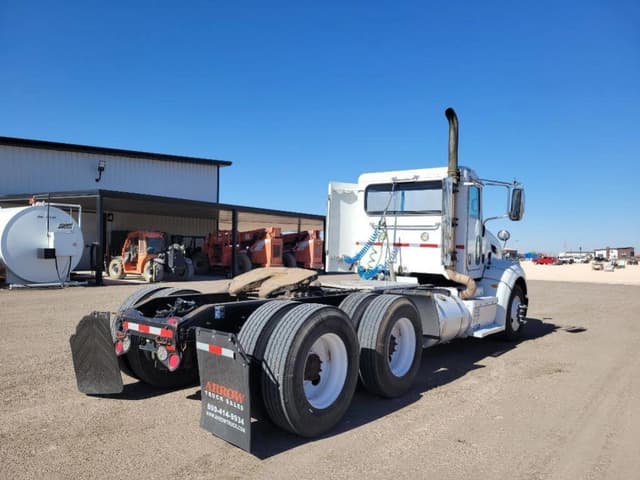 Image of Peterbilt 386 equipment image 4