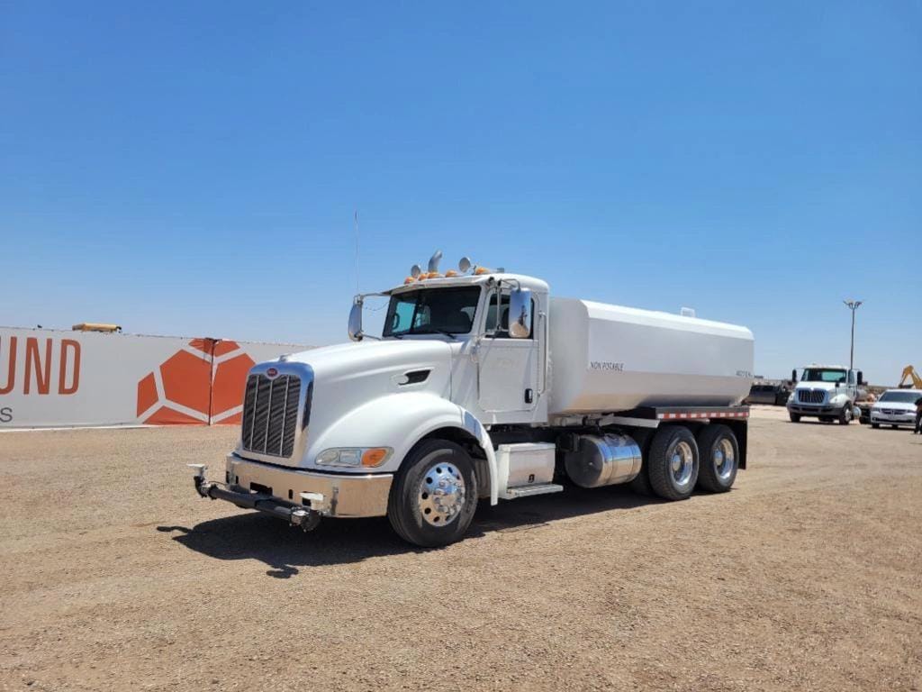 2012 Peterbilt 386 Equipment Image0
