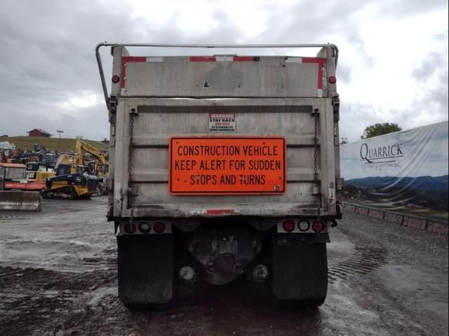 Image of Peterbilt 388 equipment image 3