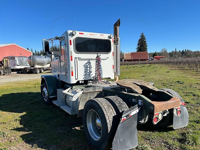 Image of Peterbilt 388 equipment image 3