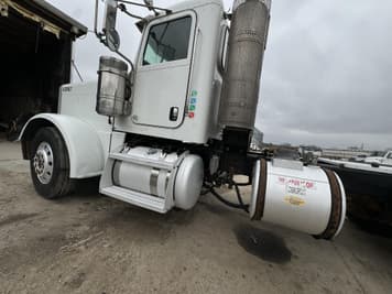 Main image Peterbilt 388