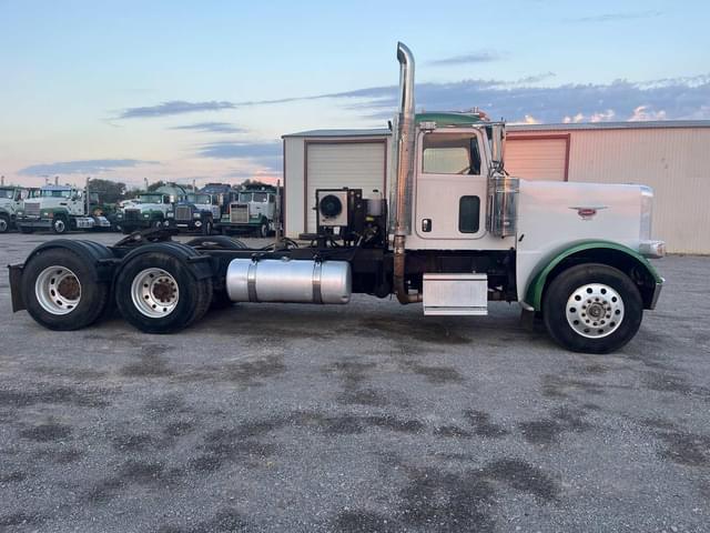 Image of Peterbilt 388 equipment image 3
