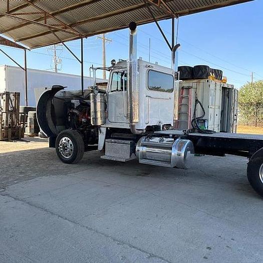 Image of Peterbilt 388 equipment image 3