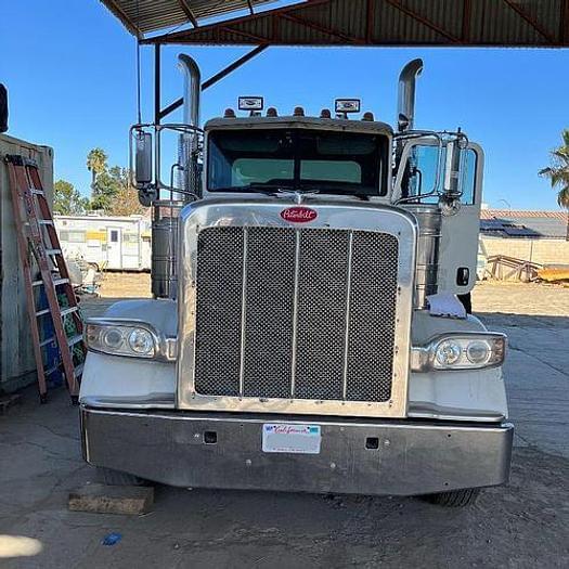 Image of Peterbilt 388 equipment image 1