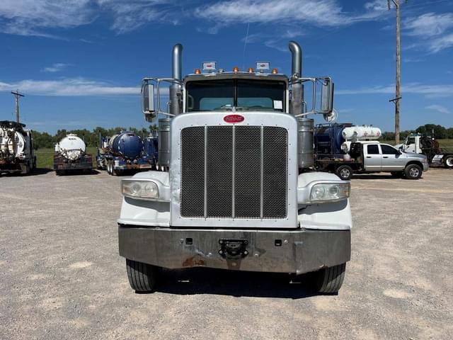 Image of Peterbilt 388 equipment image 1