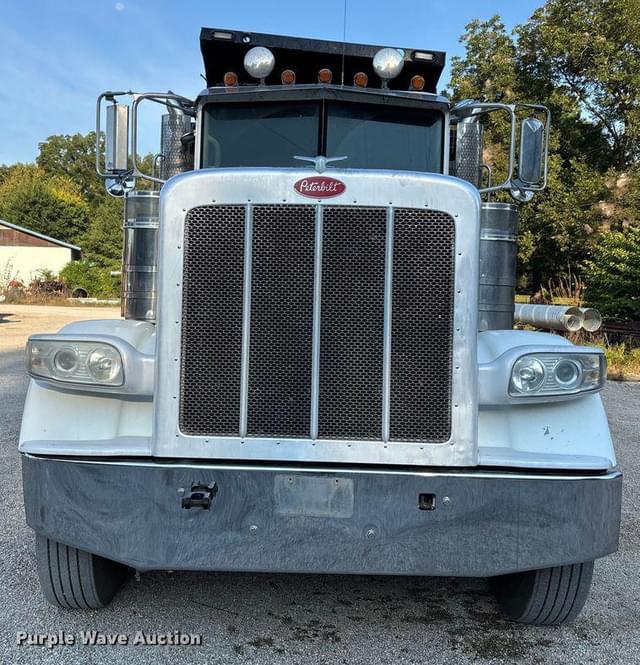 Image of Peterbilt 388 equipment image 1
