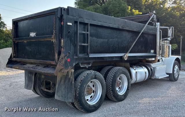 Image of Peterbilt 388 equipment image 4