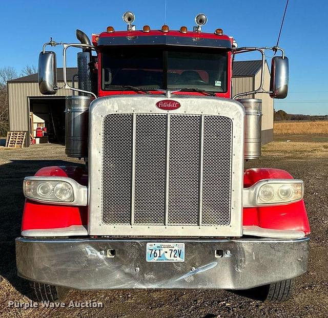 Image of Peterbilt 388 equipment image 1