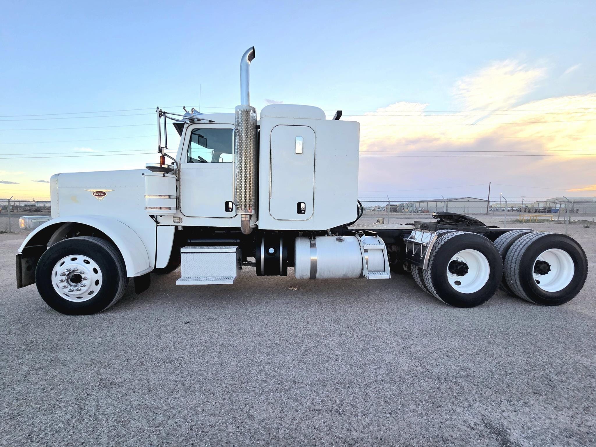 2012 Peterbilt 388 Equipment Image0