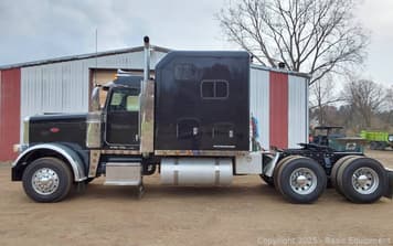 Main image Peterbilt 388