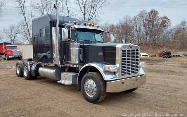 Image of Peterbilt 388 equipment image 3