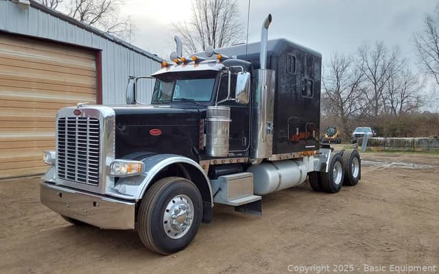 Image of Peterbilt 388 equipment image 1