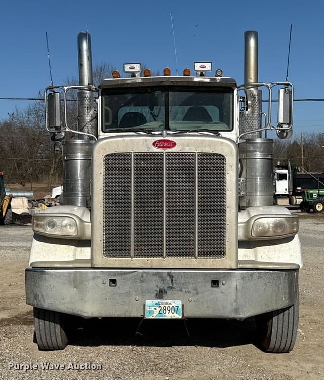 Image of Peterbilt 388 equipment image 1