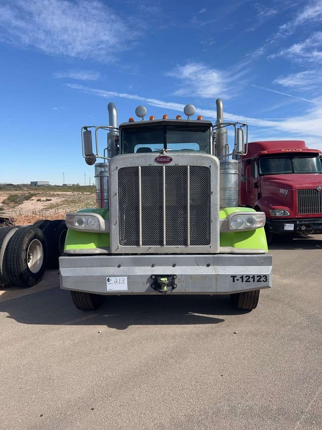 Image of Peterbilt 388 equipment image 1