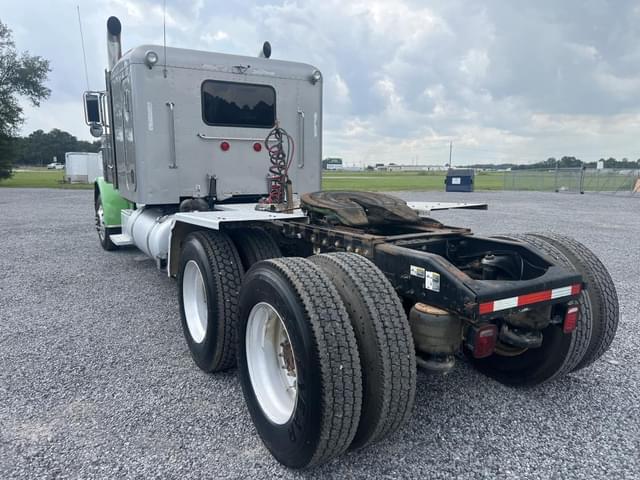 Image of Peterbilt 388 equipment image 2