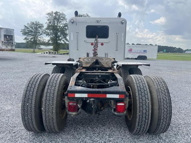 Image of Peterbilt 388 equipment image 3