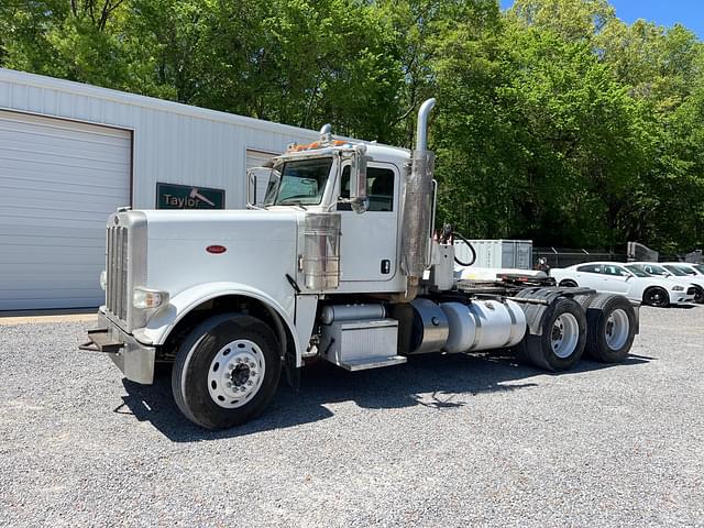 Image of Peterbilt 388 equipment image 1