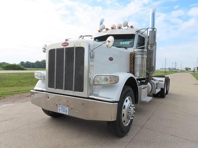 Image of Peterbilt 389 equipment image 1