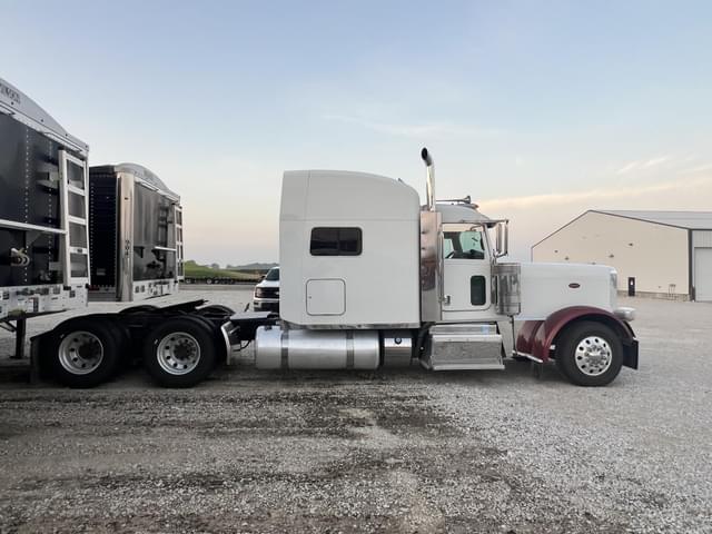 Image of Peterbilt 389 equipment image 3