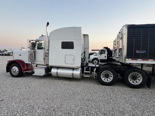 Image of Peterbilt 389 equipment image 2