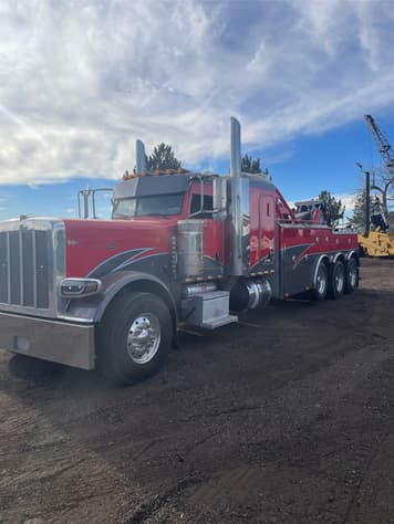 Main image Peterbilt 389