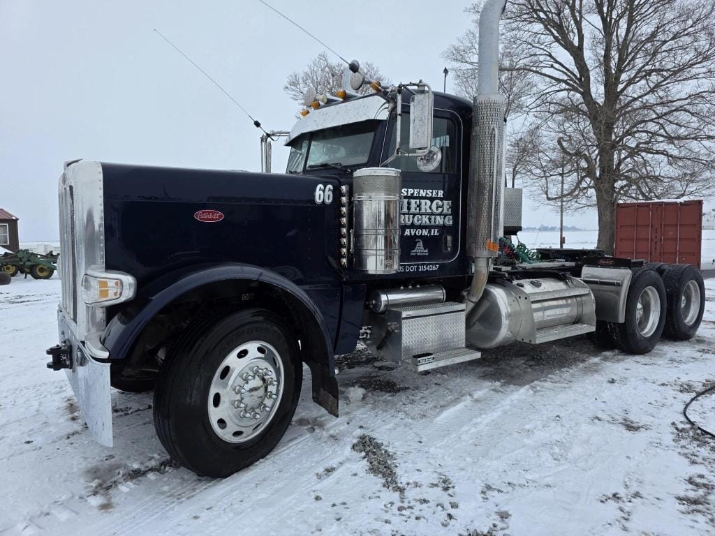 2012 Peterbilt 389 Equipment Image0