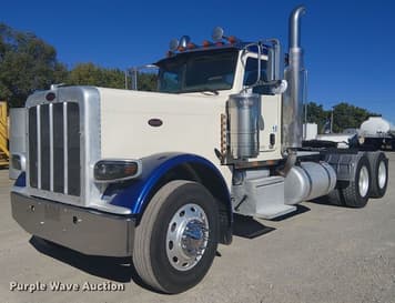 Main image Peterbilt 389