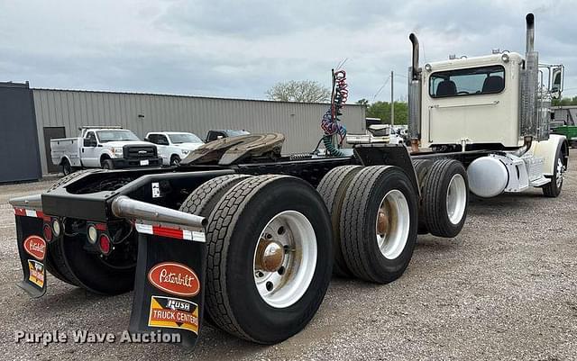 Image of Peterbilt 389 equipment image 4