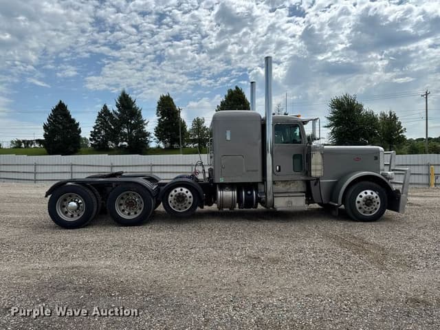 Image of Peterbilt 389 equipment image 3