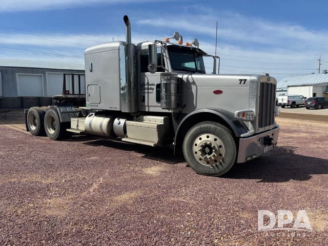 Image of Peterbilt 389 equipment image 1